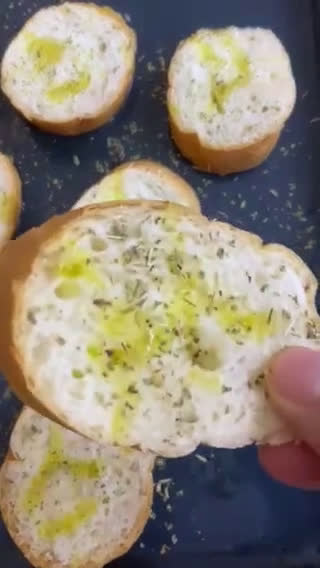 صورة لخطوة 3 من وصفة صلصة الفاصوليا الحمراء مع الخبز المحمص 🥖🍞🫓