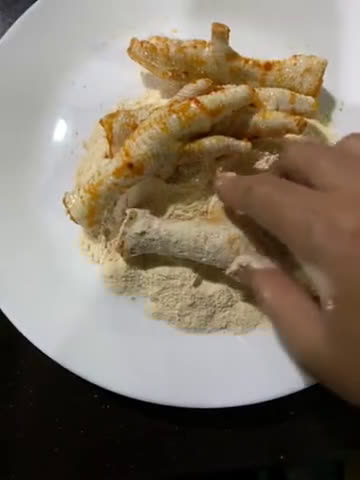 Gambar langkah 2 resipi Kaki ayam goreng crispy.