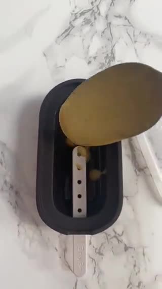 Foto del paso 2 de la receta: Helados de pistacho 3 ingredientes