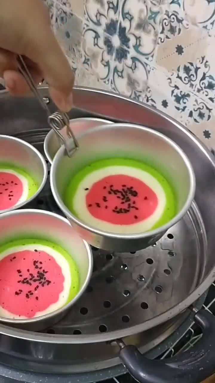 Gambar langkah 6 resipi Apam tembikai inti coklat.