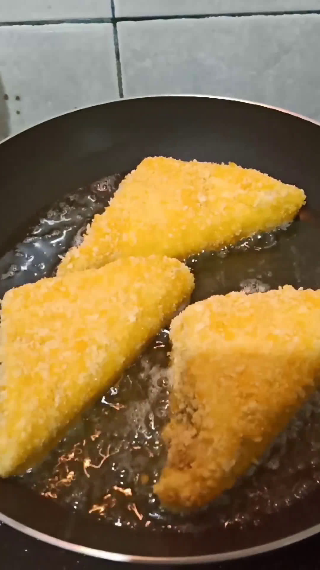 Foto langkah ke 15 dari resep Roti Goreng Sosis Rogut Keju.