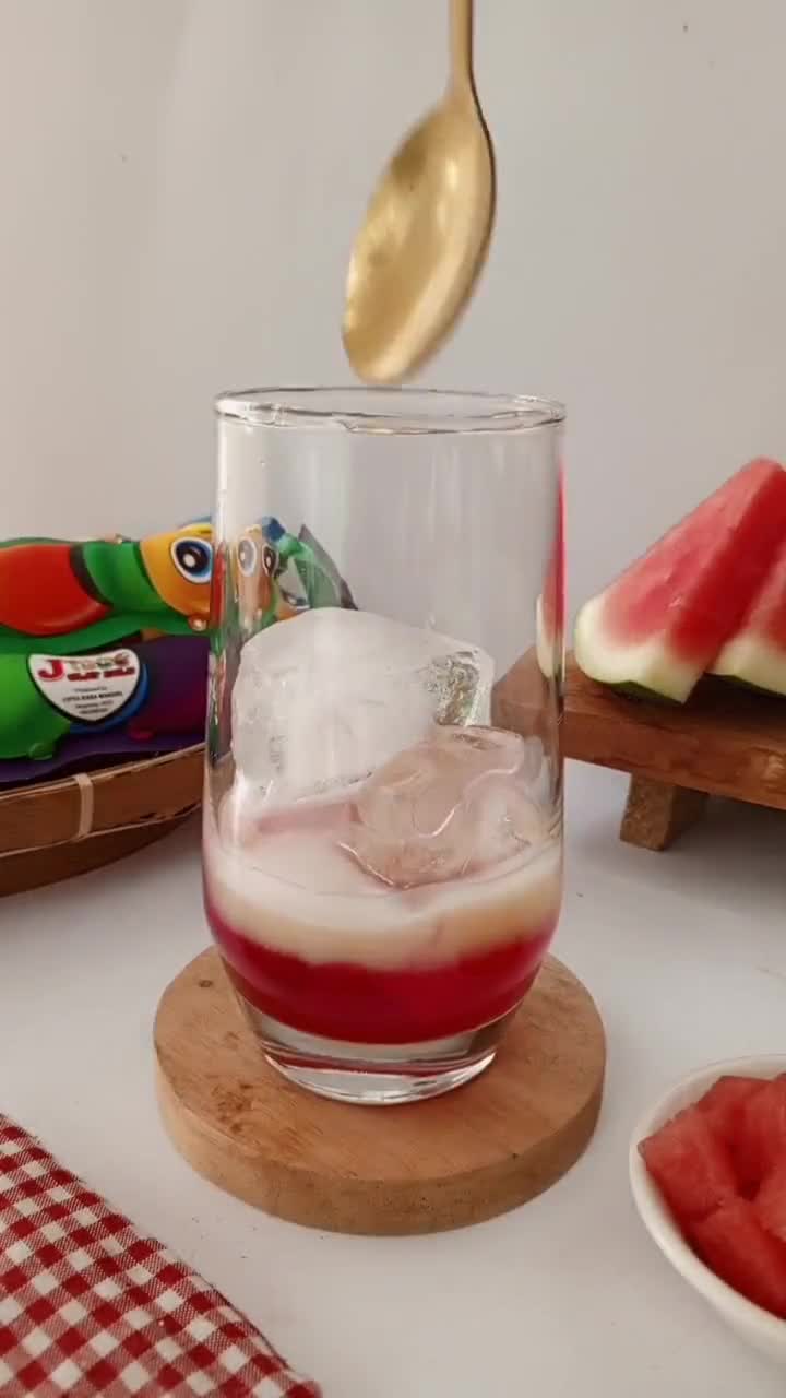 Foto langkah ke 2 dari resep Es Semangka Jelly.