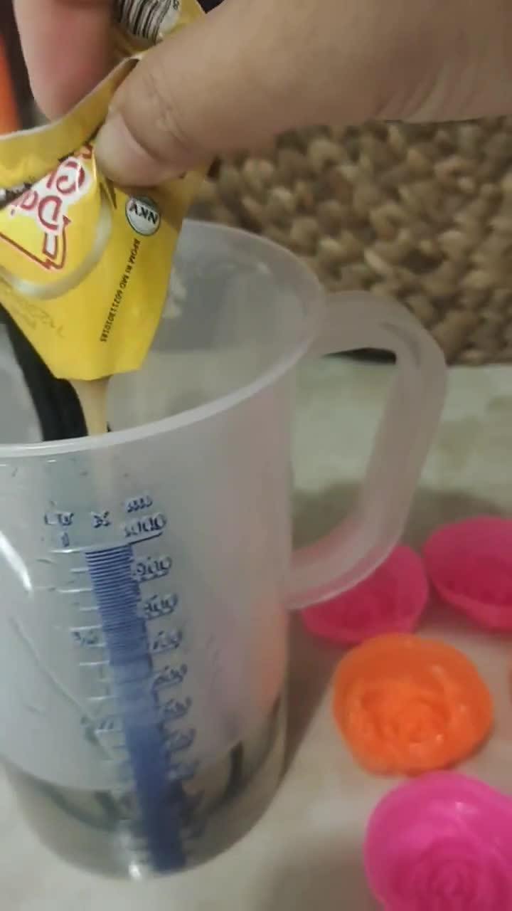 Foto langkah ke 3 dari resep Puding Mawar Kaca.