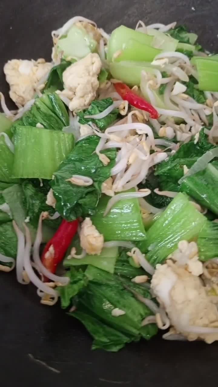 Foto langkah ke 4 dari resep Tumis Pokcoy Tauge.