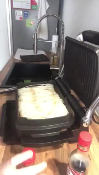 Une image de l'étape 2 de Nouilles de riz aux légumes et yakitori.