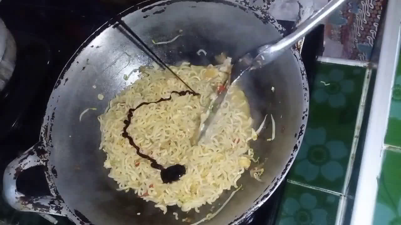 Foto langkah ke 5 dari resep Mie Jawa Pedas.