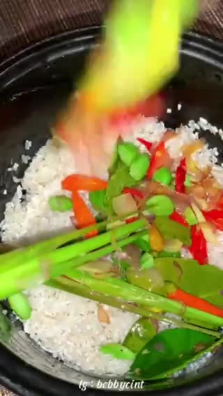 Foto langkah ke 3 dari resep Nasi liwet khas sunda (magiccom).
