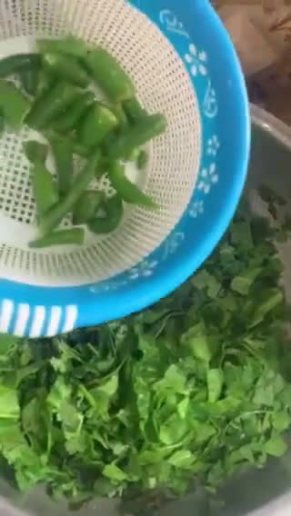 A picture of step 2 of Palak Gosht.