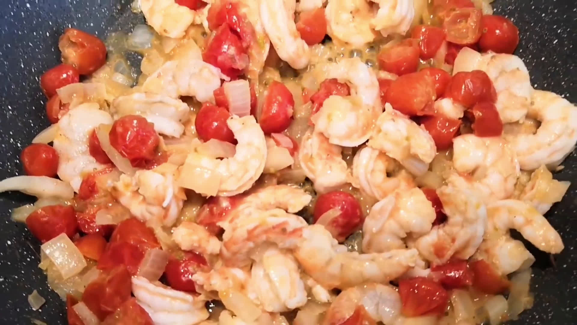 Une image de l'étape 4 de Pasta Scampis et Pesto de Pistaches.