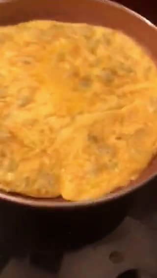 Foto del paso 9 de la receta: Tortilla de calabacín blanco, sin más