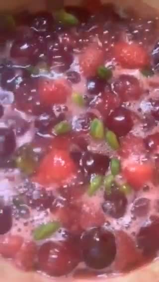 Une image de l'étape 5 de Confiture cerises 🍒 fraise 🍓 pistaches 🍃.