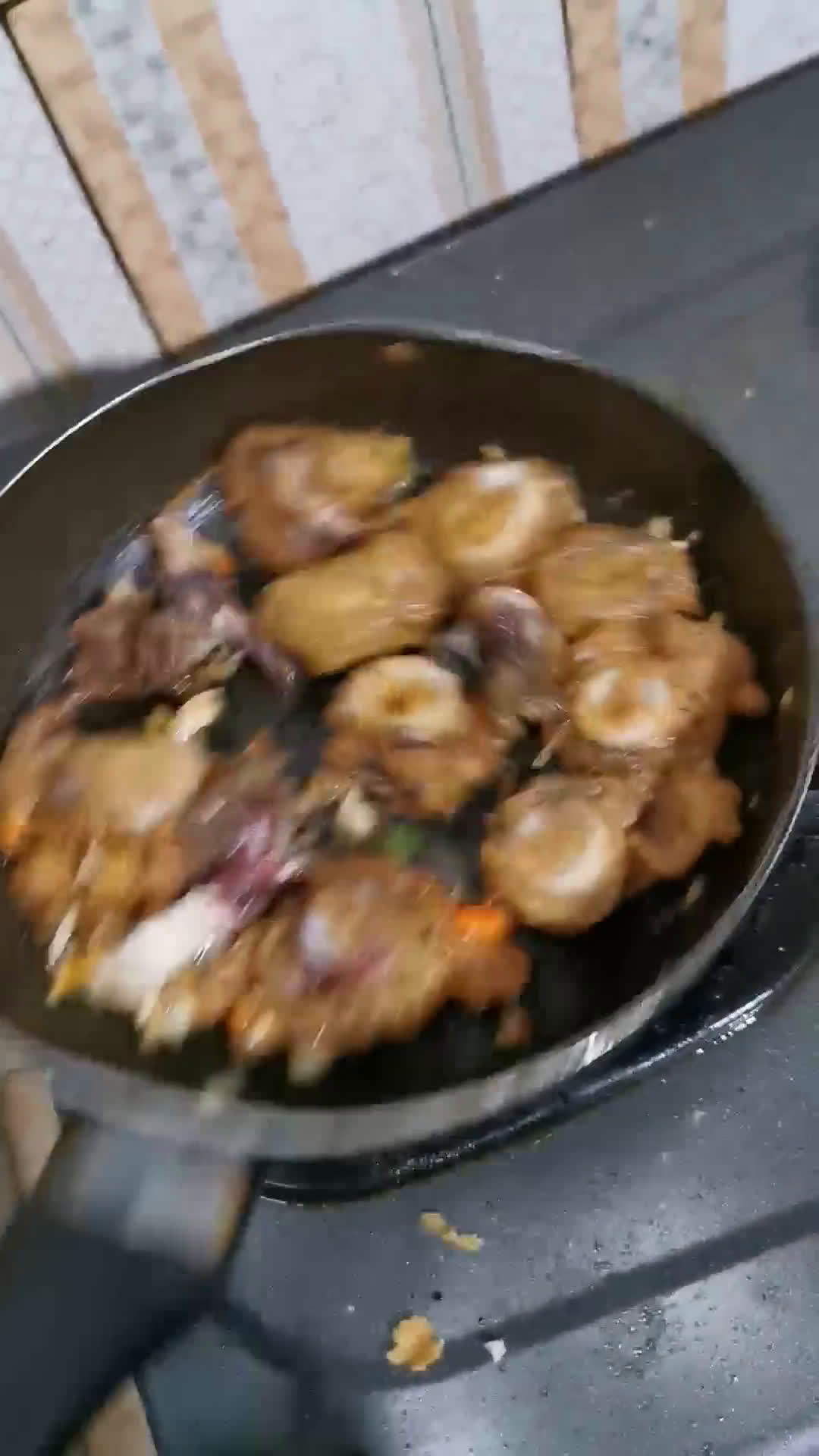 Foto langkah ke 4 dari resep Cumi goreng cabai garam.