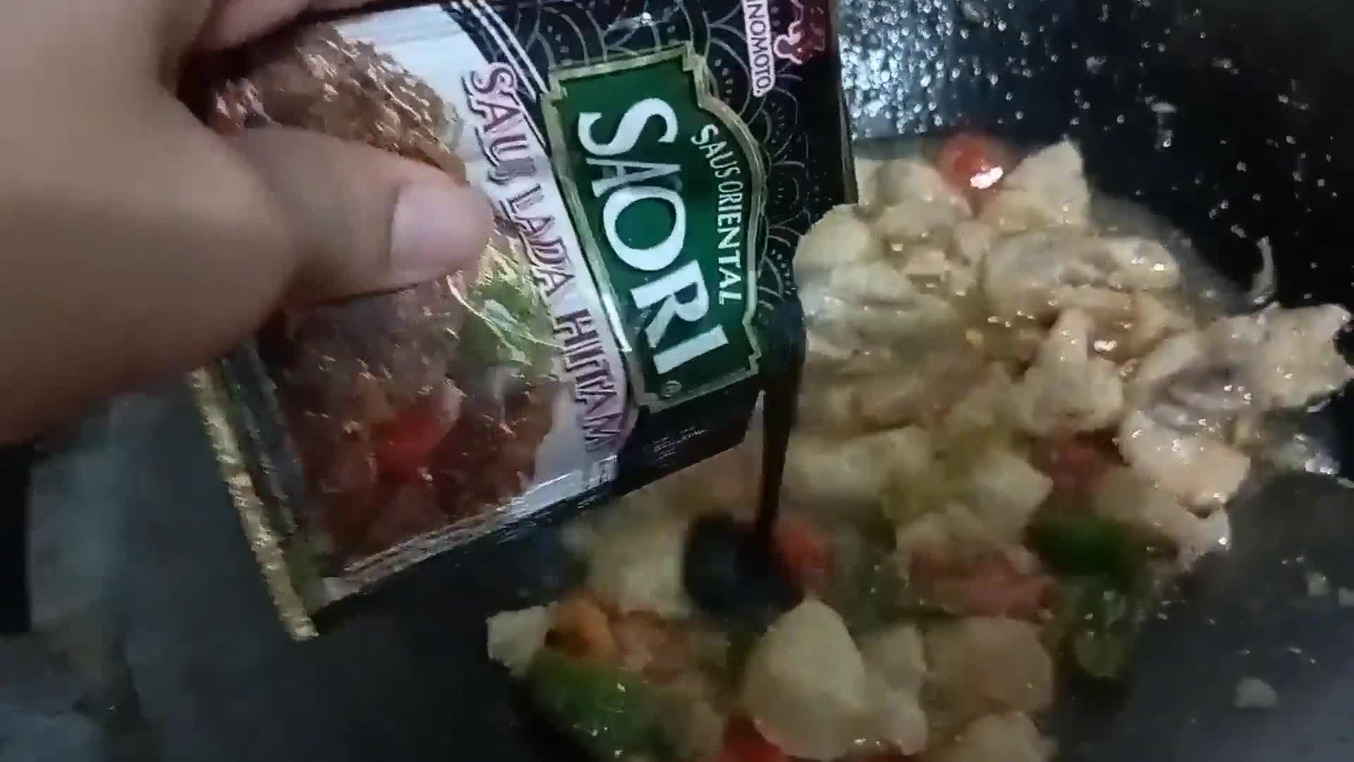 Foto langkah ke 4 dari resep Ayam lada hitam Saori.