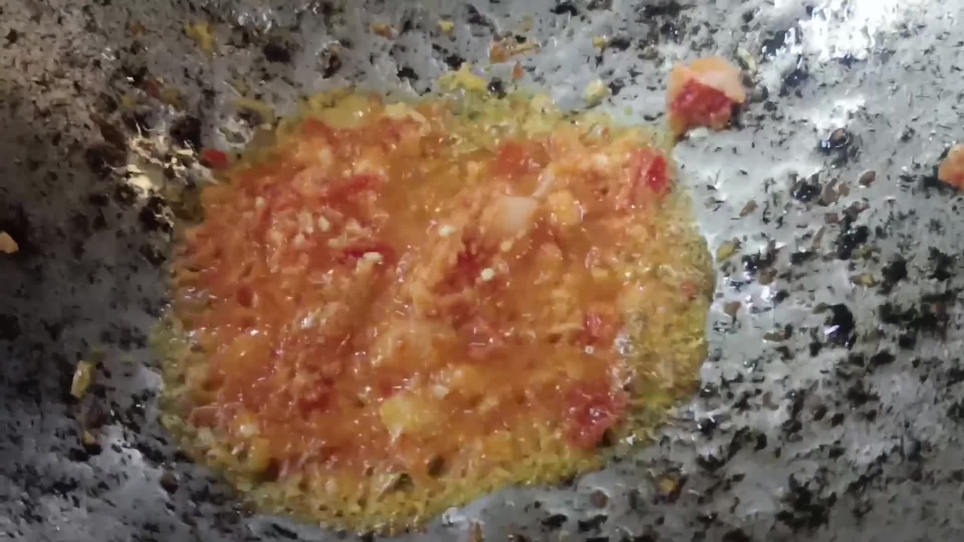 Gambar langkah 2 resipi 1:1:24 - Kulit tembikai goreng ikan bilis.