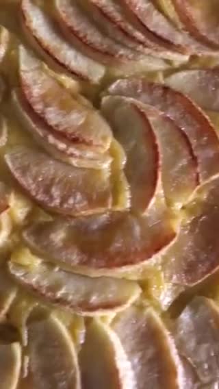 Foto del paso 16 de la receta: Tarta de manzana, con crema pastelera, sobre hojaldre