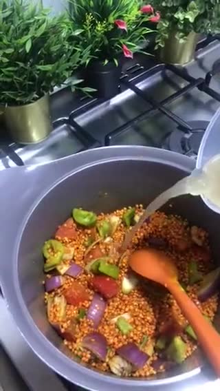 صورة لخطوة 2 من وصفة حساء العدس الاحمر