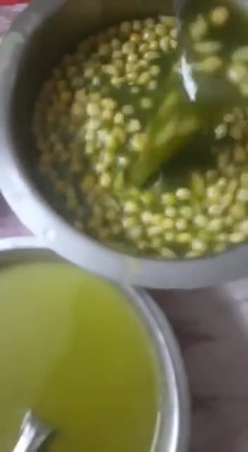 पाणीपुरी फ्लेवर पाणी रगडा(Panipuri Ragda Recipe In Marathi) रेसिपी स्टेप 11 फोटो 