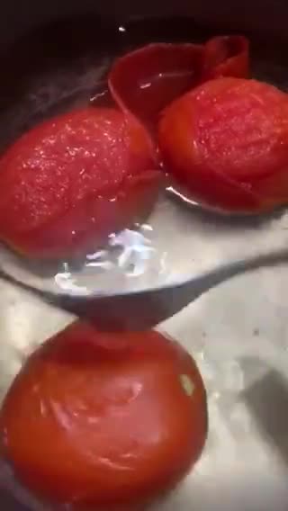 A picture of step 4 of Sweet and sour Tomato Curry serve with white rice.