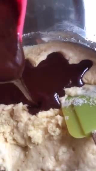 Foto del paso 9 de la receta: La tarta de chocolate “reina de Saba”, se va al cumple de Inés