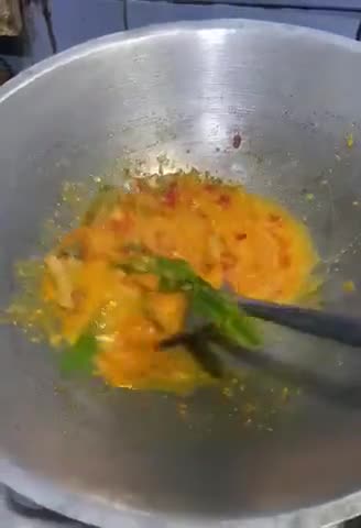 Foto langkah ke 2 dari resep Ayam Kemangi Woku Pedas.