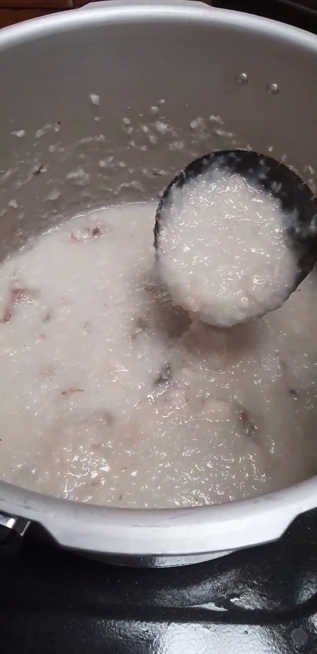 Foto langkah ke 6 dari resep Bubur 2 Rasa ala Tawan (Ayam&Udang).