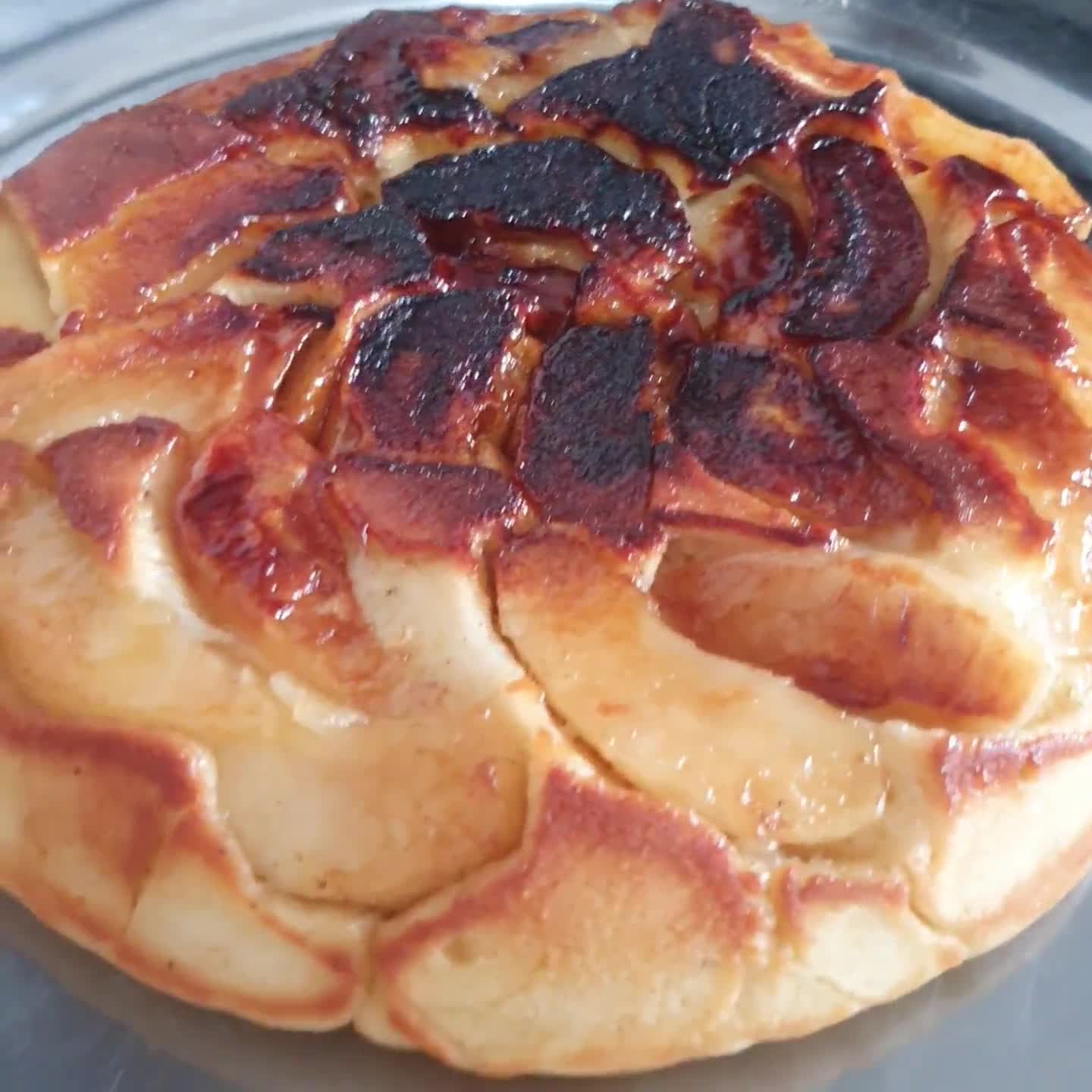 Foto del paso 3 de la receta: 🍎🍏🍰 Torta de manzana invertida en sartén