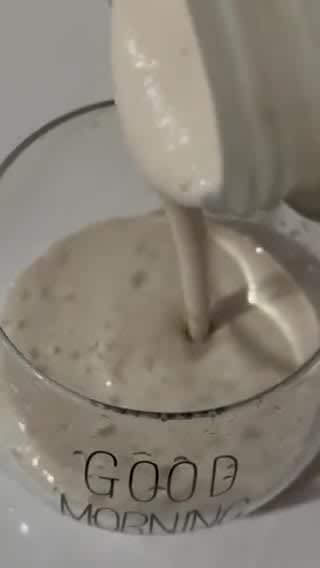 Gambar langkah 2 resipi Banana Smoothies.