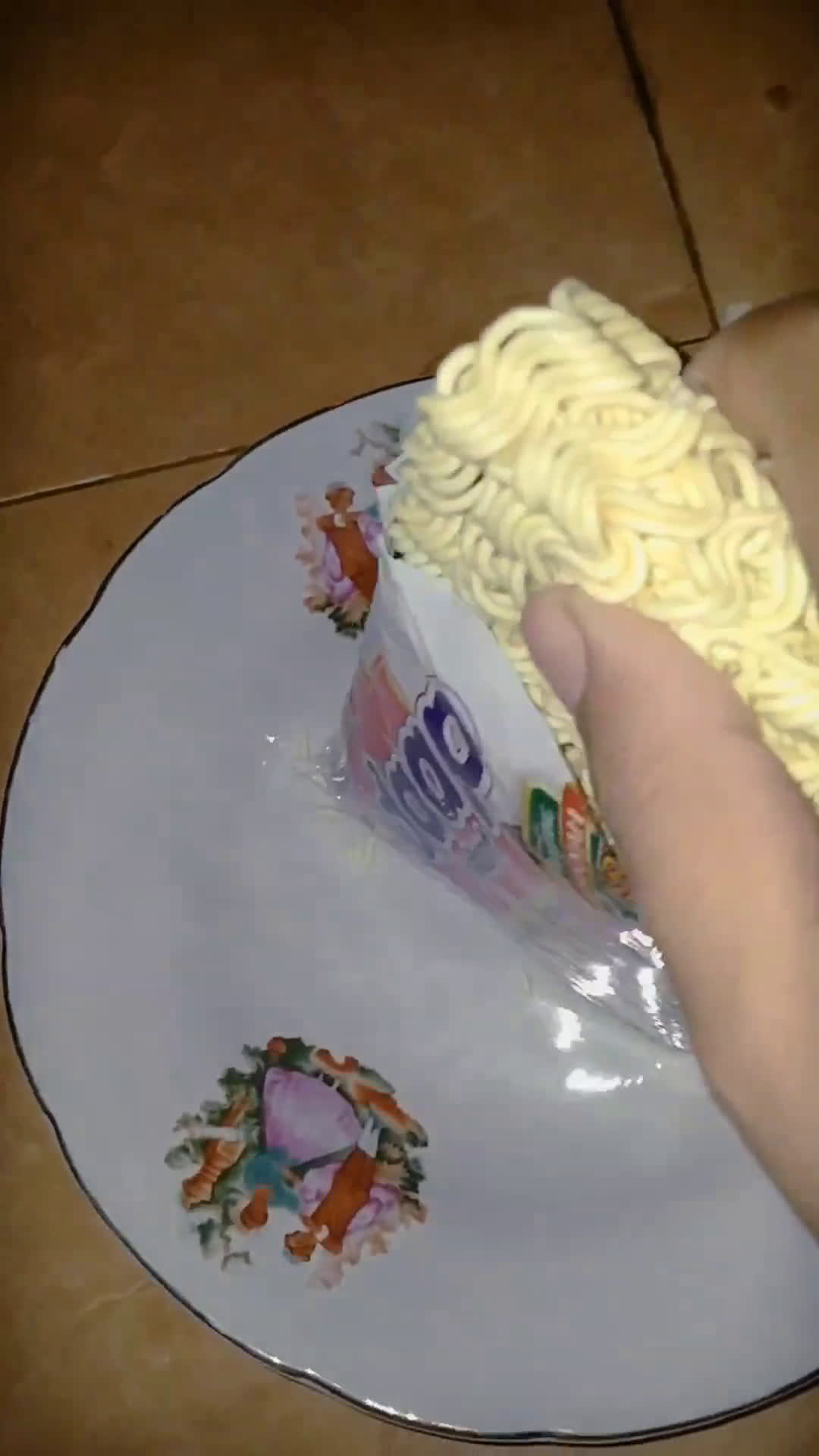 Foto langkah ke 1 dari resep Mie sedap goreng😍.