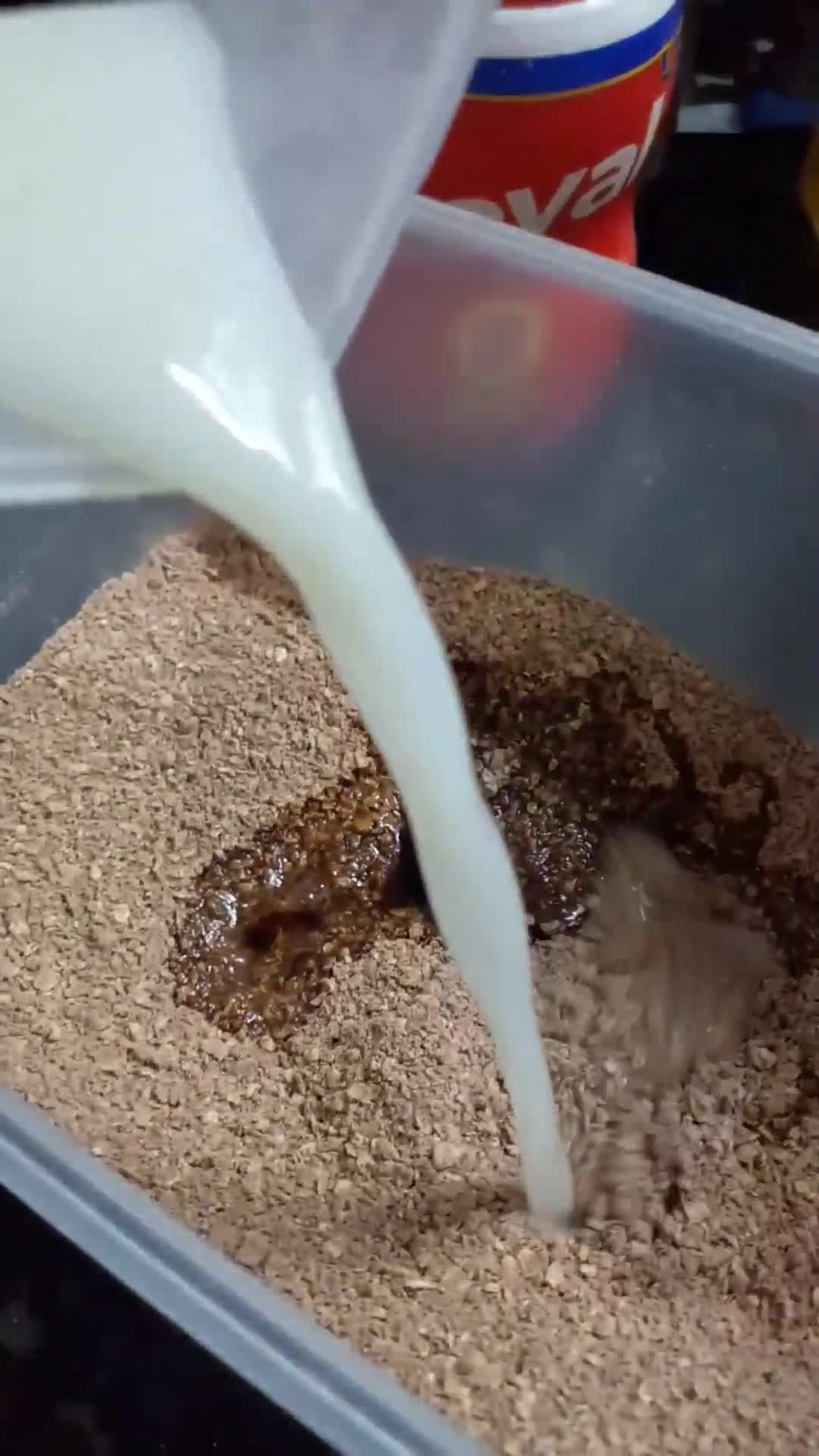 Foto del paso 3 de la receta: Galletitas veganas de cacao y leche de almendras
