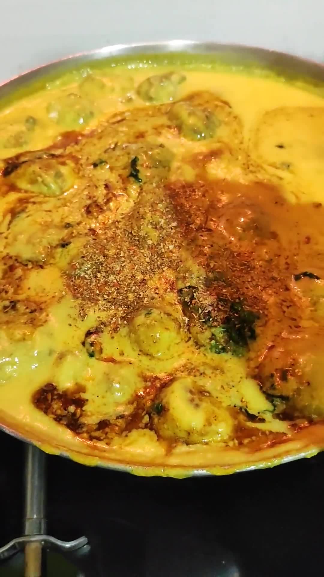 पालक आलू पकौड़ा कढ़ी(palak aloo pakoda kadhi recipe in hindi) रेसिपी चरण 8 फोटो