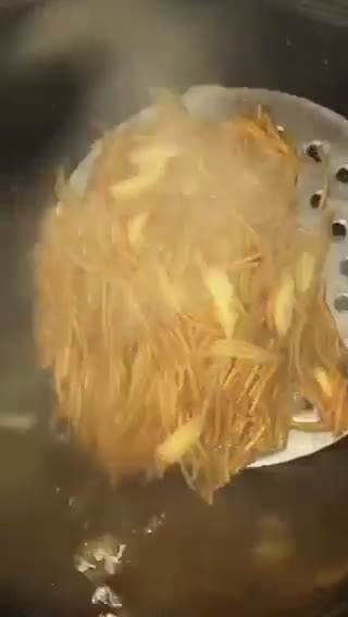 صورة لخطوة 2 من وصفة بلاليط أحمر "شعيريه"