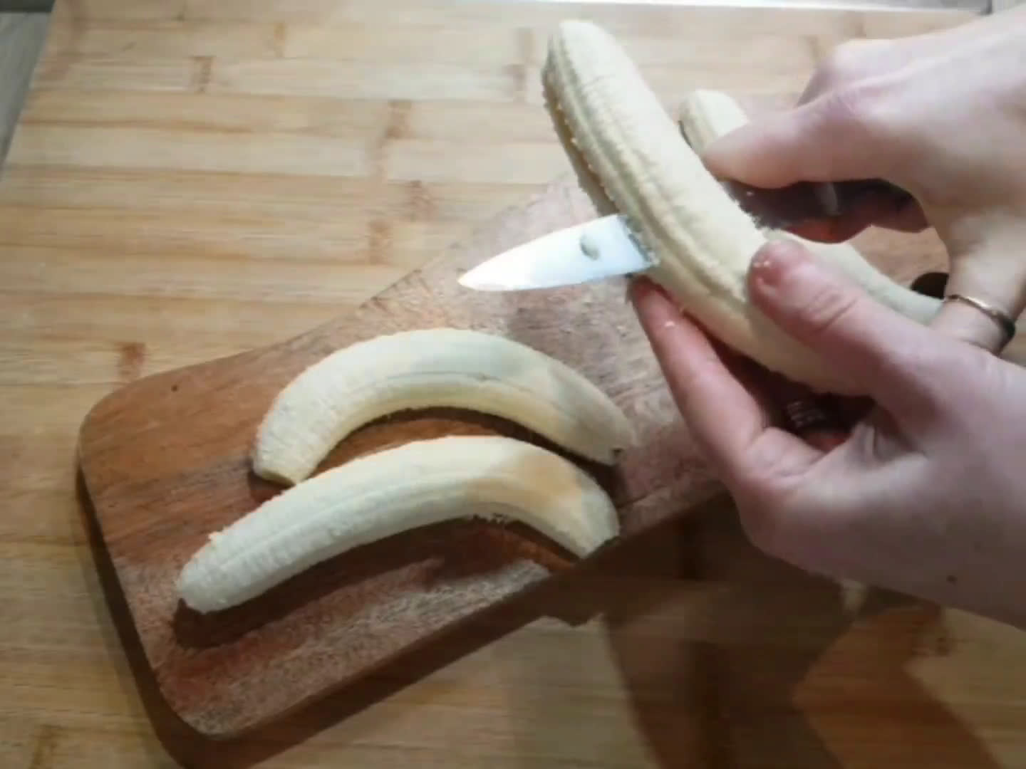 Une image de l'étape 1 de DESSERT MINUTE : BANANES FLAMBEES caramélisées AU RHUM.