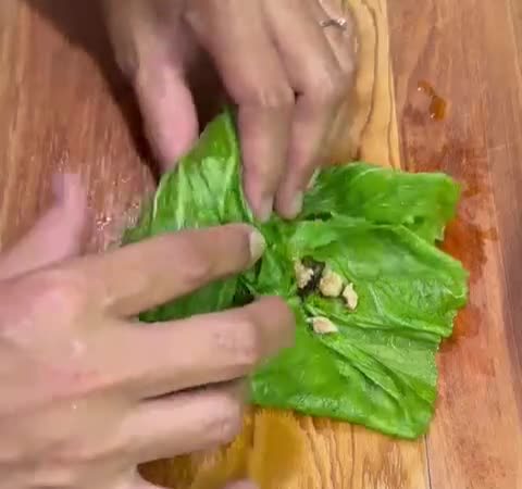Gambar langkah 9 resipi Sawi Kai Choy Bakar Bungkus 3 Rasa (Udang, Ayam & Black Fungus).