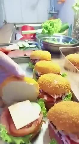 Foto langkah ke 5 dari resep Mini Burger Goreng.