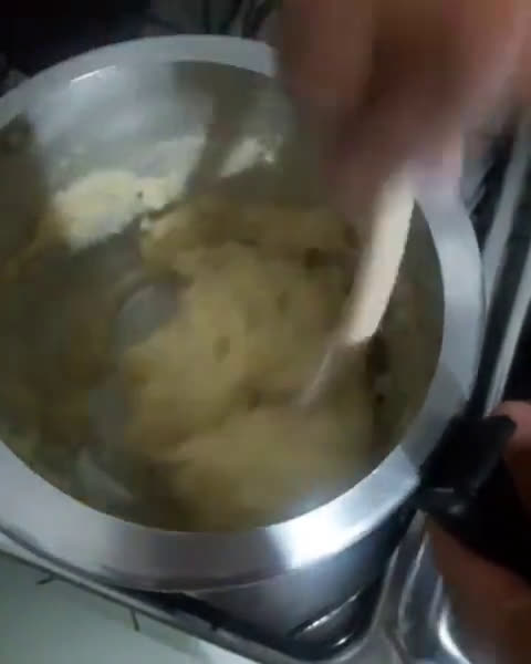 Foto do passo 2 de Coxinha com massa de batata 🍗🥔