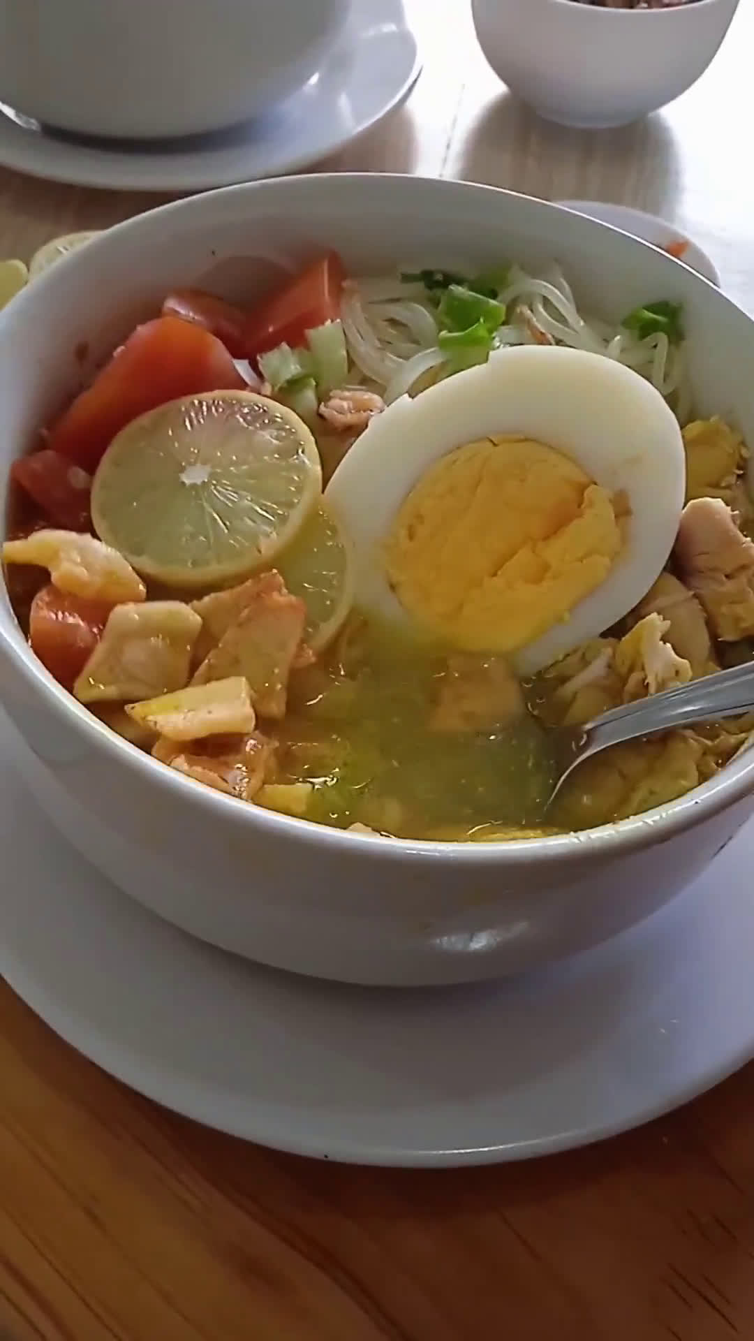 Foto langkah ke 11 dari resep Soto Ayam Lamongan Resep Keluarga.