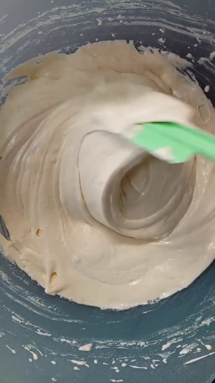 Foto langkah ke 3 dari resep Bolu Kukus Neapolitan.