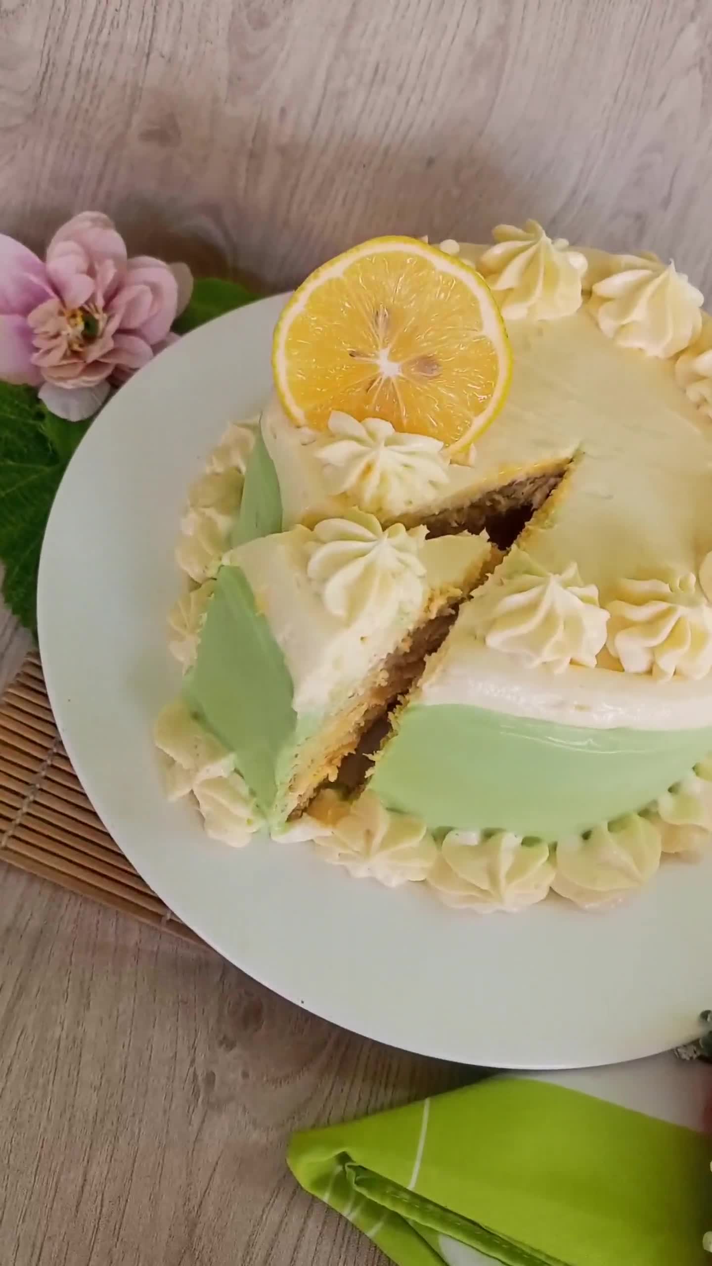 Foto langkah ke 10 dari resep Lemon Lime Curd Cake.