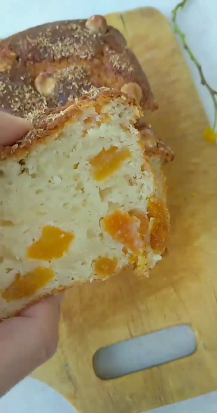 Φωτογραφία βήματος 9 της συνταγής Κέικ 🍞 με μπανάνα 🍌 και βερίκοκα 🥭 αποξηραμένα