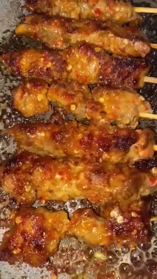 Foto langkah ke 4 dari resep Sate Sapi Pedas Manis.