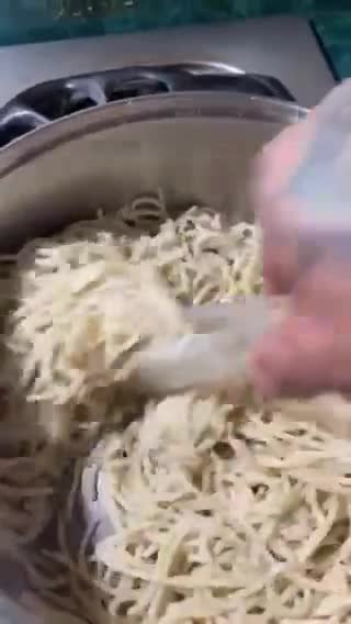 Foto del paso 3 de la receta: Cerdo 🐷 con pasta 🍝 a la jauregrill