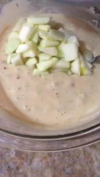 Foto del paso 4 de la receta: Torta invertida de manzanas sin caramelo