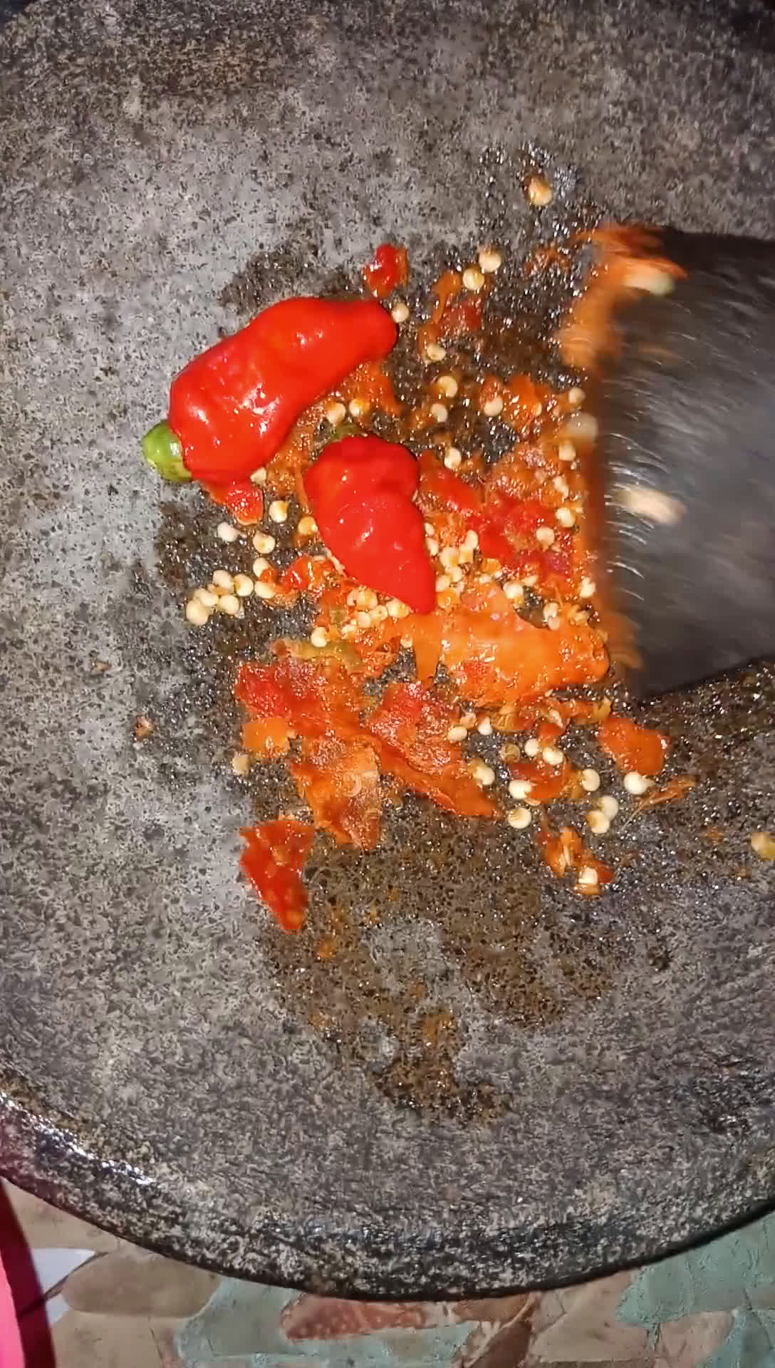 Foto langkah ke 2 dari resep Sambal terasi mentah.