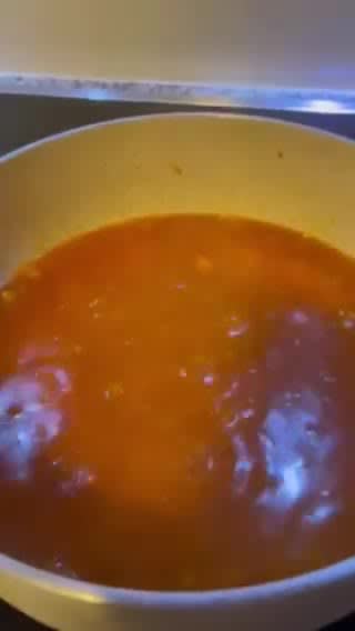 صورة لخطوة 3 من وصفة رز أحمر بالقرفة