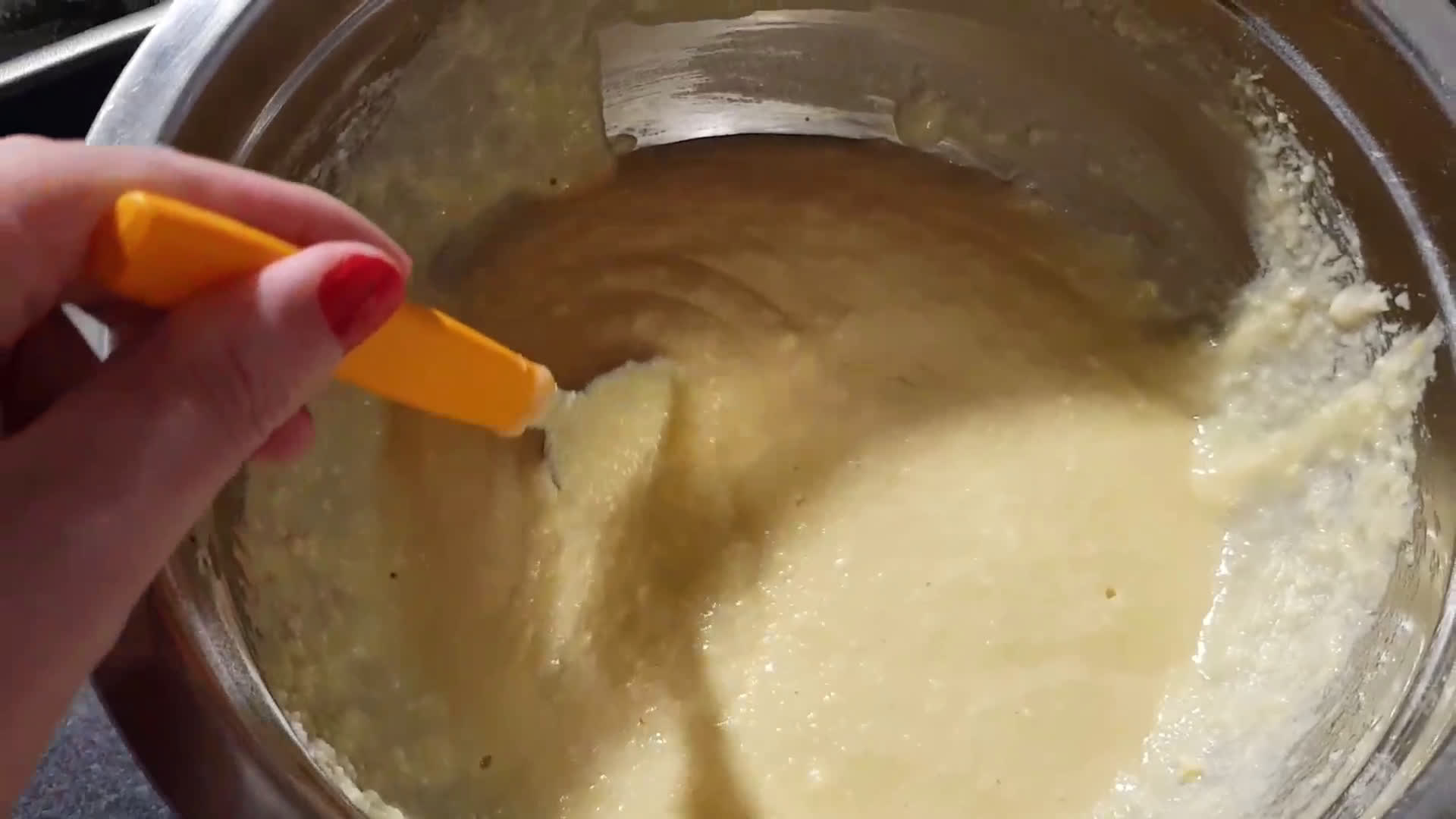 Foto del paso 3 de la receta: Budín de coco y yogur sin harina de trigo
