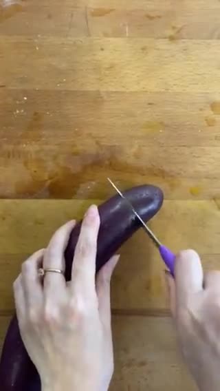 Foto langkah ke 1 dari resep Terong Goreng Isi Daging.