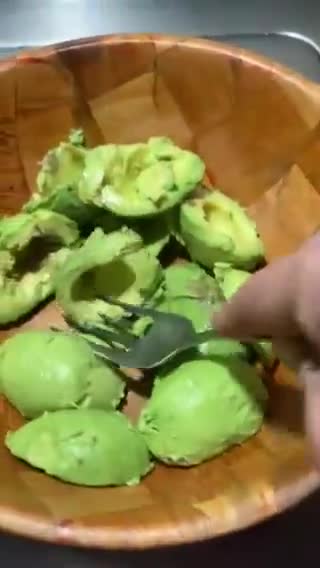 Foto del paso 5 de la receta: Guacamole 🥑 a la Jauregrill