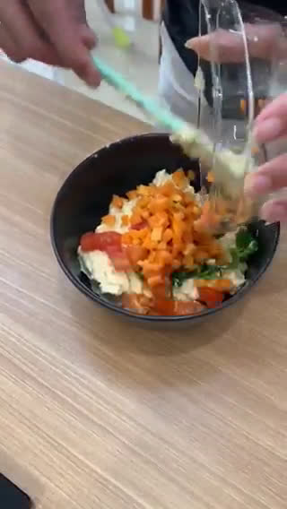 Foto langkah ke 5 dari resep Rollade Tahu Simple & Sehat untuk anak & Keluarga.