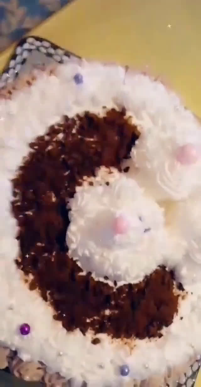 A picture of step 7 of Moist Chocate cake😋😍.
