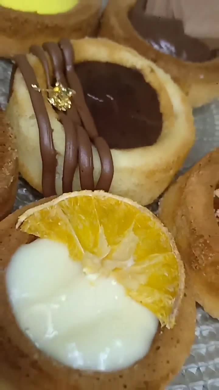 صورة لخطوة 5 من وصفة ميني كيك بعدة اذواق ببيضة واحدة فقط 💛💚